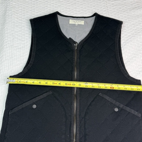 Rag & Bone Vest Black Quilted Lined Mans Size 42 (L) Designer Capsule Wardrobe - Picture 9 of 11